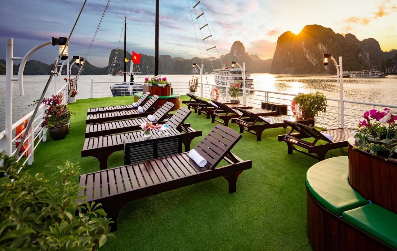 Halong Lavender Cruises Hotel Ha Long Exterior photo